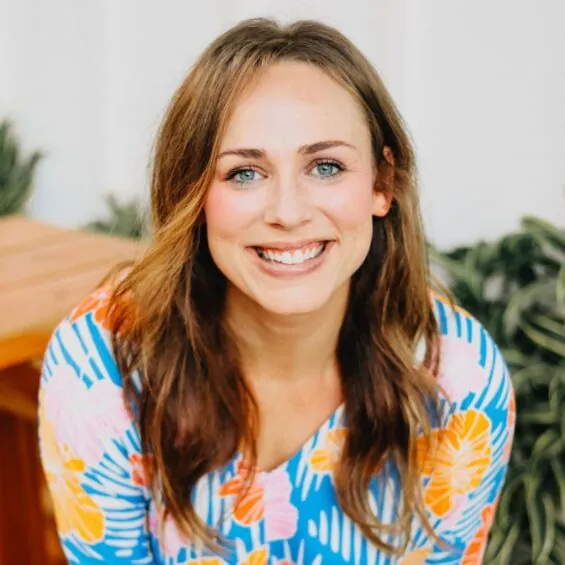 headshot image of Audra Dinell, a Kansas Boomerang and Entrepreneur